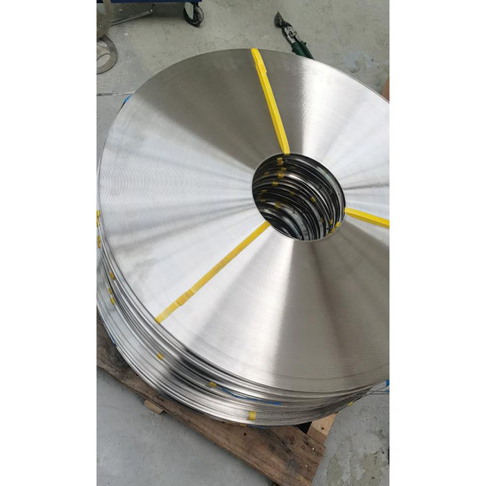 Come cambiano le proprietà meccaniche dei nastri di acciaio inossidabile 316 a diverse temperature ambiente?